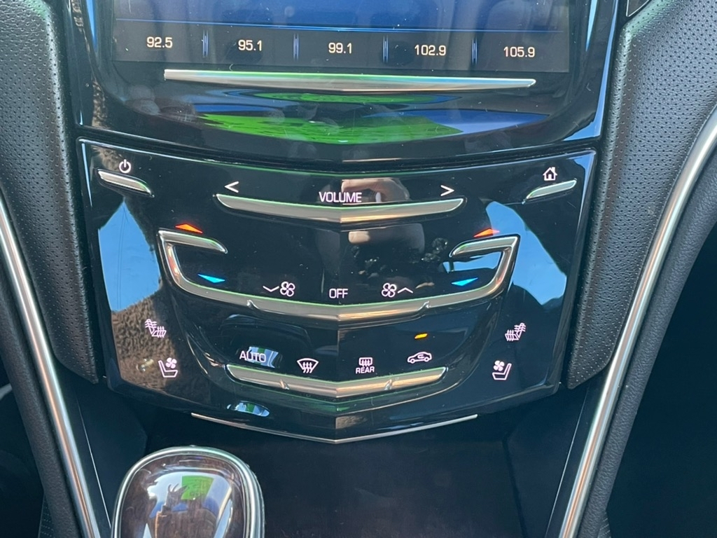 Cadillac XTS 4dr Sdn Luxury AWD 2014