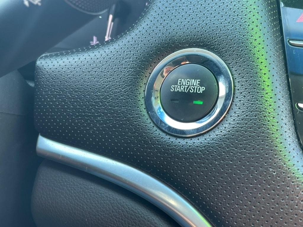 Cadillac XTS 4dr Sdn Luxury AWD 2014