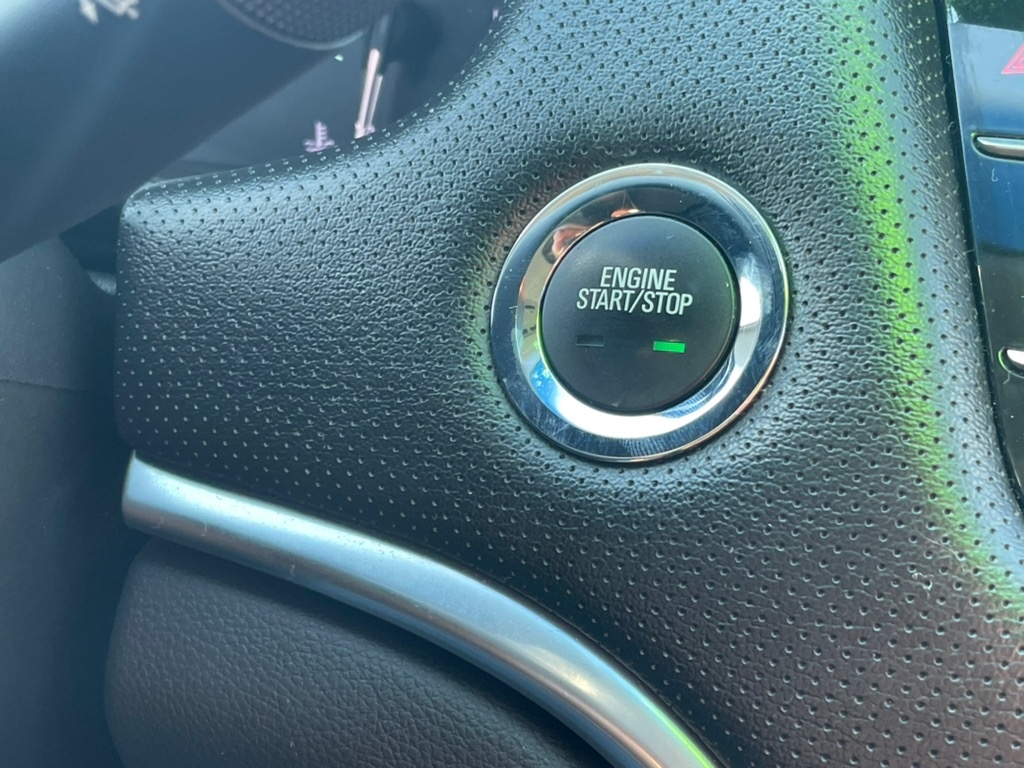 Cadillac XTS 4dr Sdn Luxury AWD 2014