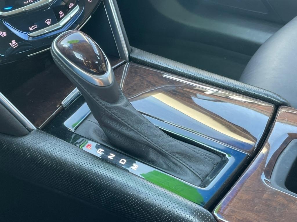 Cadillac XTS 4dr Sdn Luxury AWD 2014