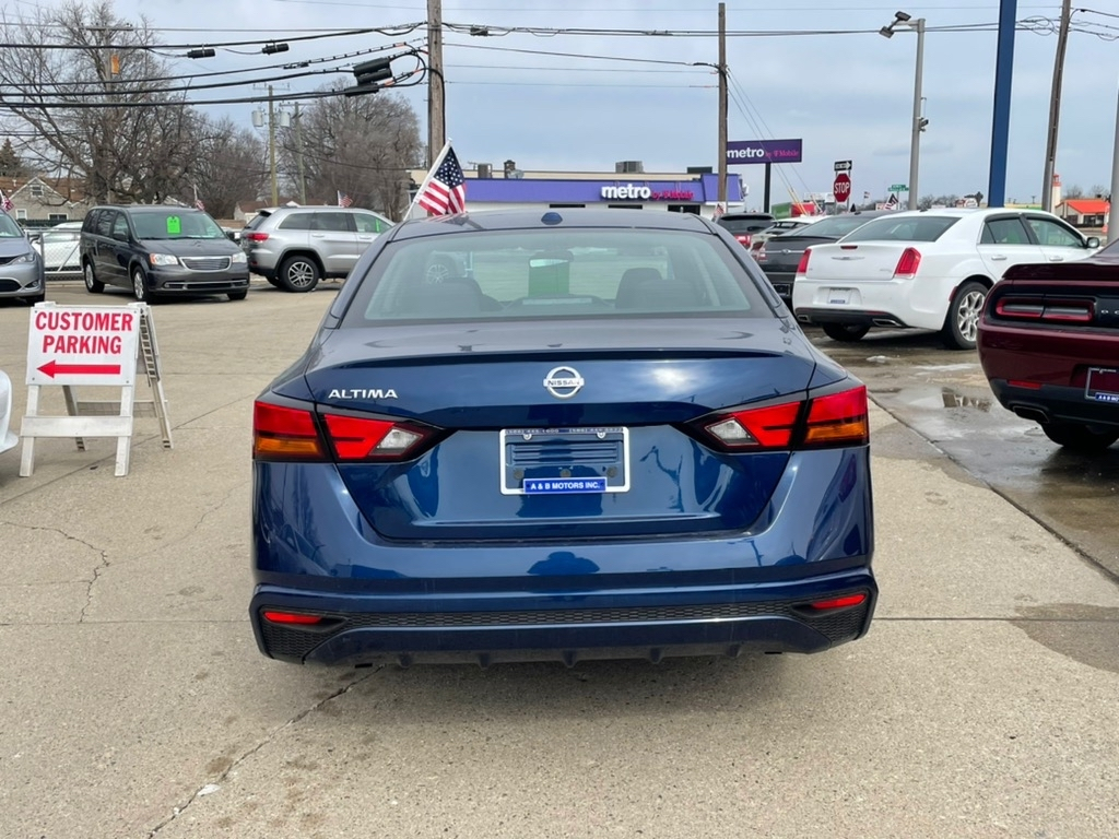 Nissan Altima 2.5 S Sedan 2020