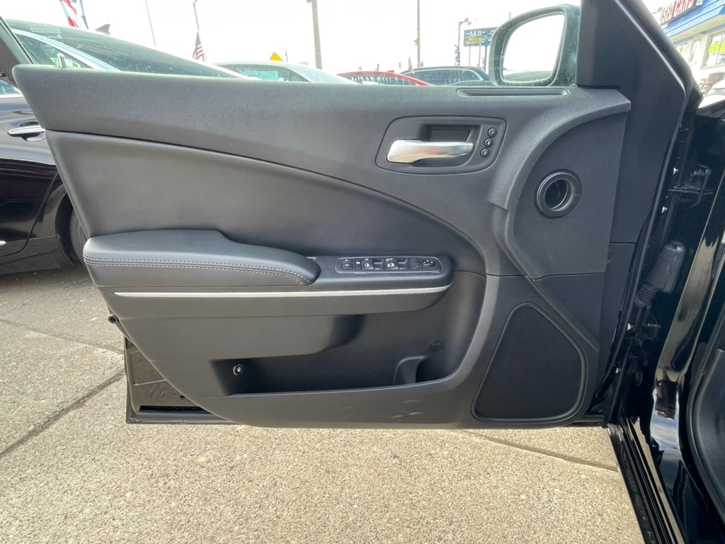 Dodge Charger SXT RWD 2019