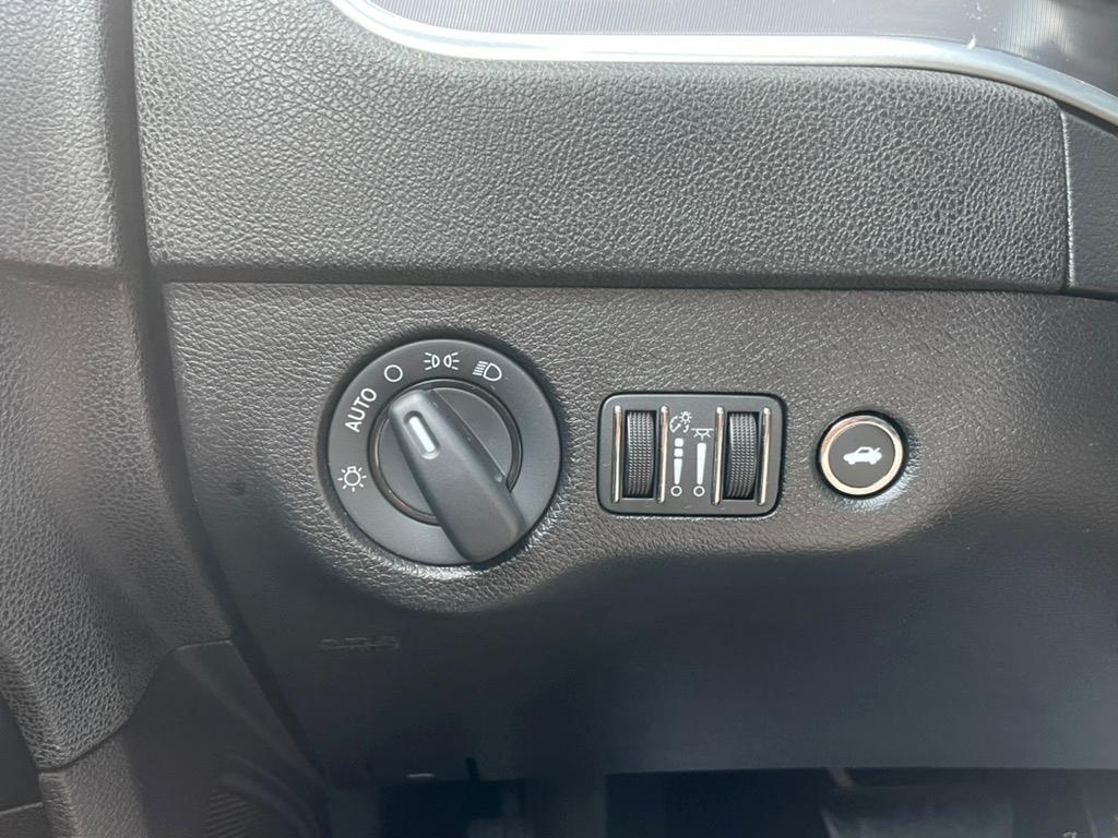 Dodge Charger SXT RWD 2019