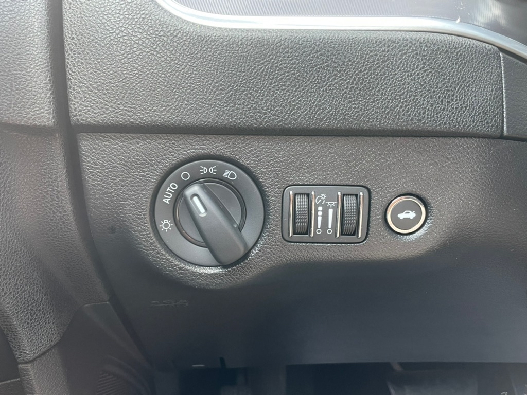 Dodge Charger SXT RWD 2019