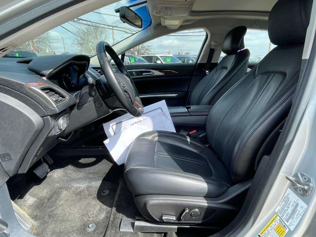 Lincoln MKZ 4dr Sdn FWD 2016