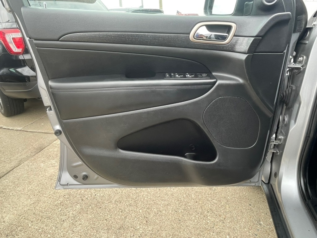 Jeep Grand Cherokee RWD 4dr Laredo 2015