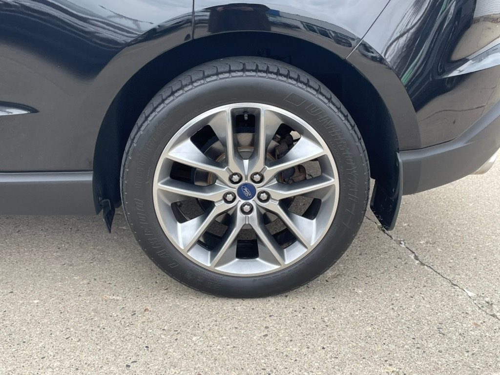 Ford Edge 4dr Titanium AWD 2016
