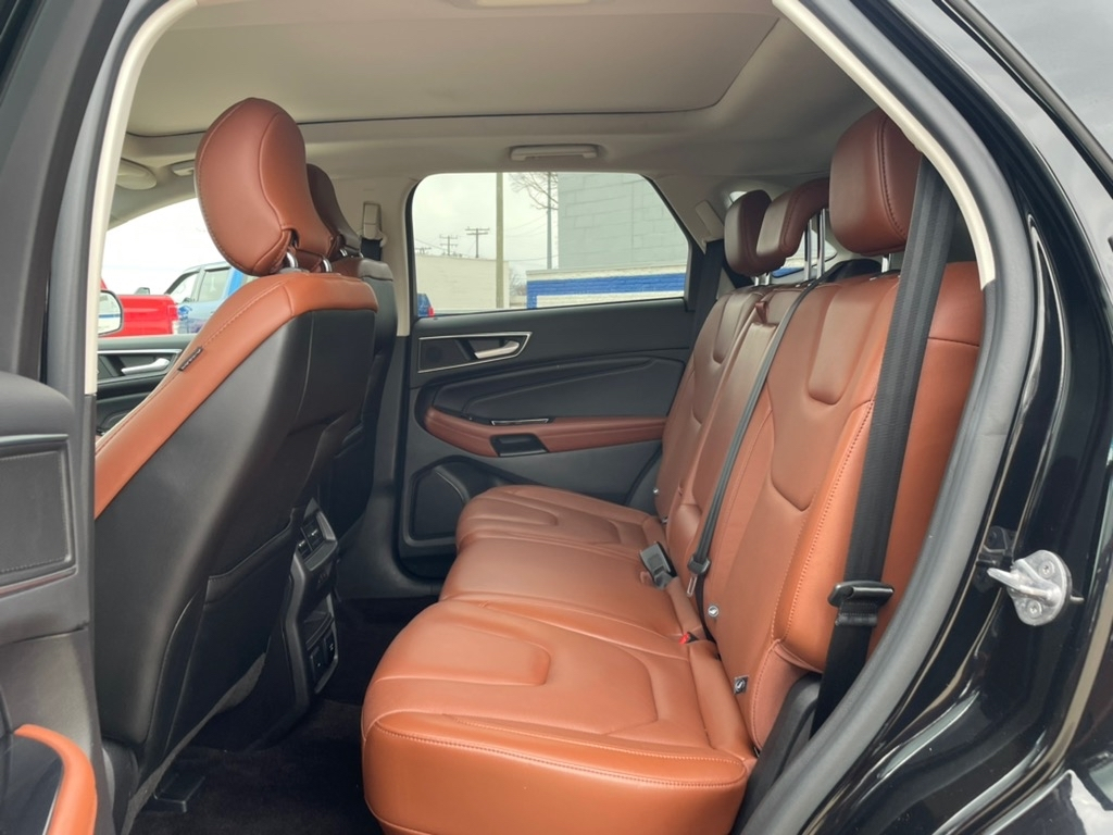 Ford Edge 4dr Titanium AWD 2016