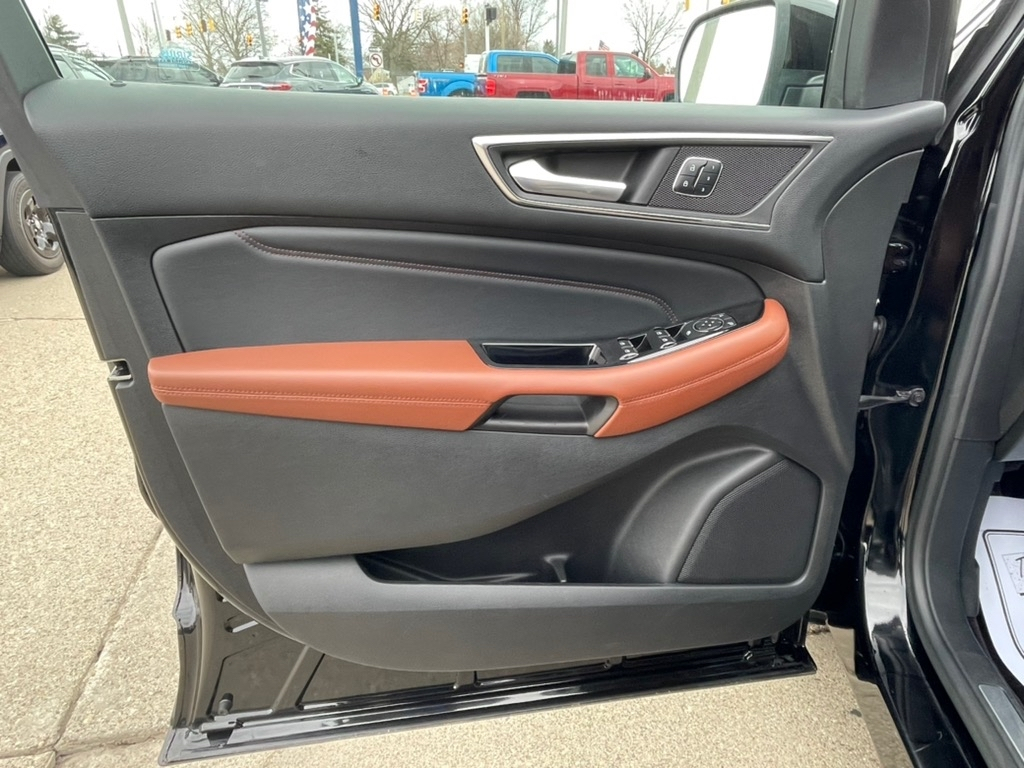 Ford Edge 4dr Titanium AWD 2016