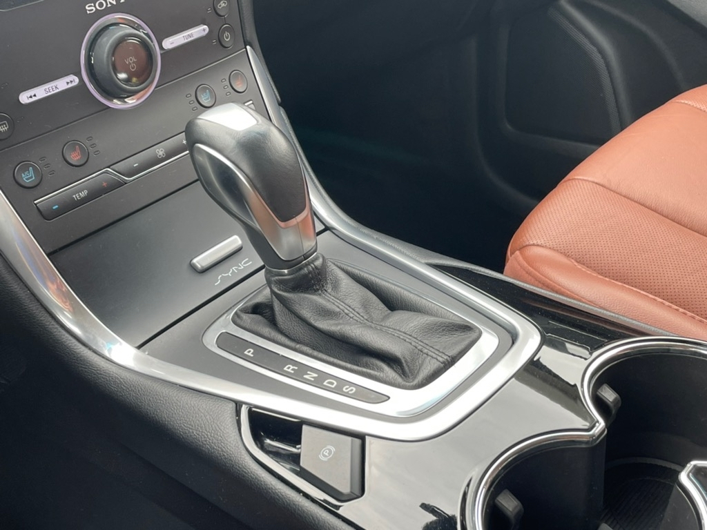 Ford Edge 4dr Titanium AWD 2016