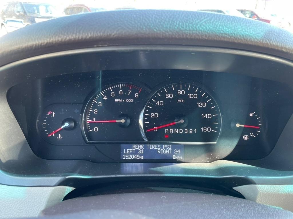 Cadillac DTS 4dr Sdn w/1SA 2010