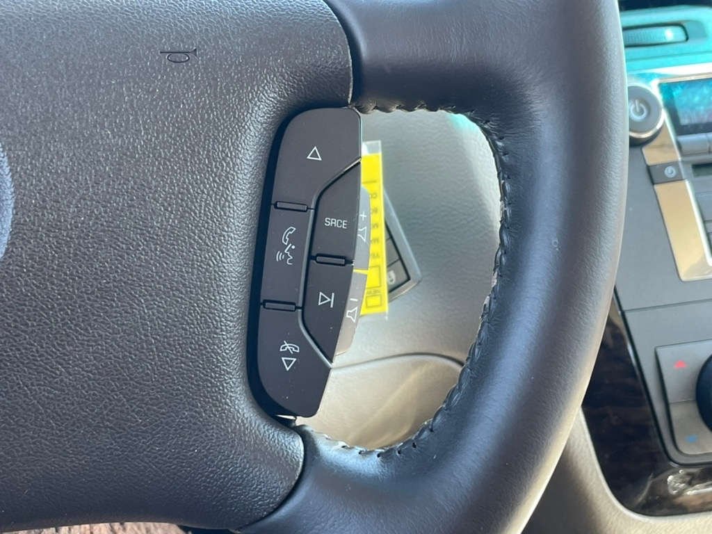 Cadillac DTS 4dr Sdn w/1SA 2010