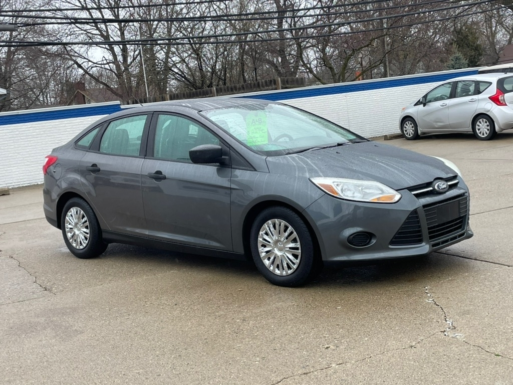 Ford Focus 4dr Sdn S 2012