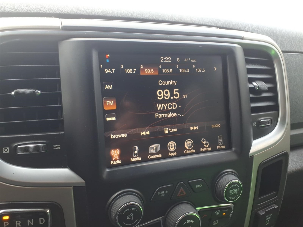 RAM 1500 4WD Crew Cab 140.5" SLT 2016