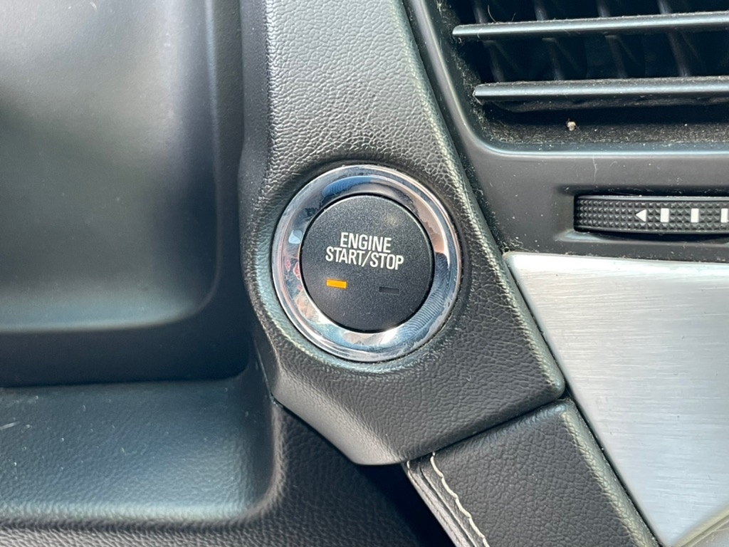 GMC Yukon 4WD 4dr SLT 2015