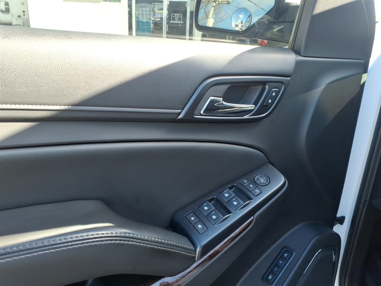 GMC Yukon 4WD 4dr SLT 2015