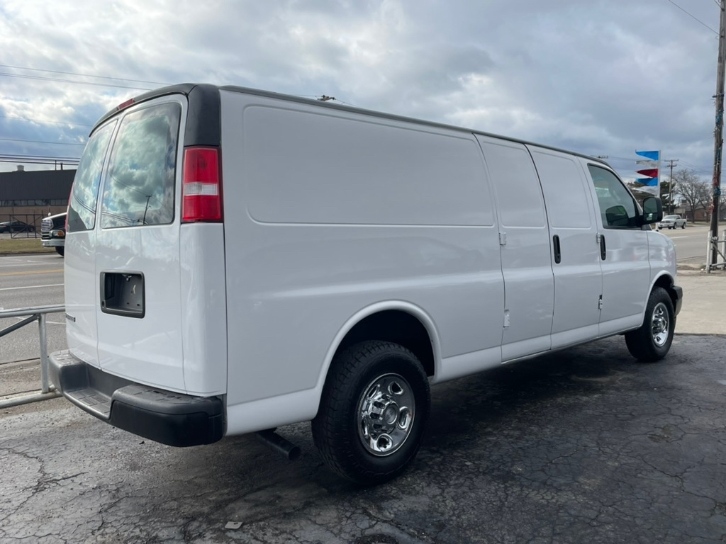 Chevrolet Express Cargo Van RWD 2500 155" 2017
