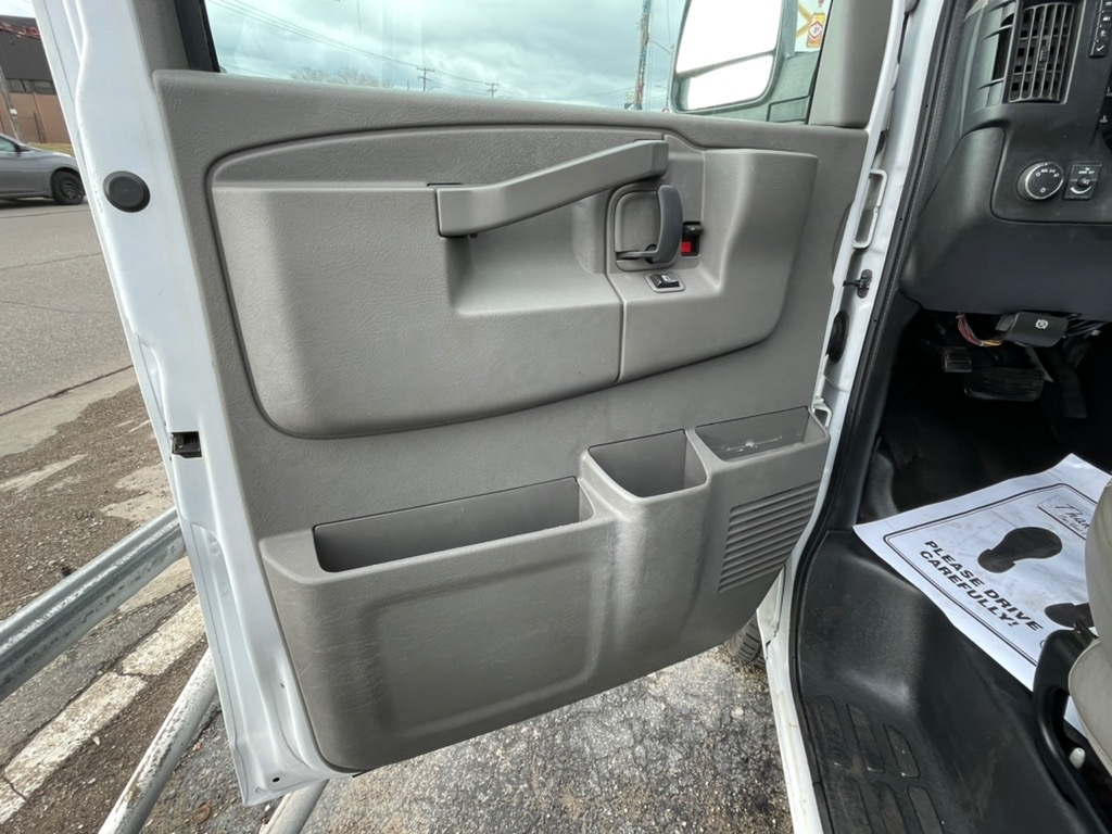 Chevrolet Express Cargo Van RWD 2500 155" 2017