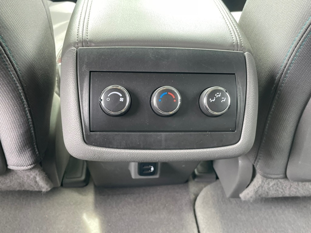 Chevrolet Traverse FWD 4dr LS w/1LS 2017