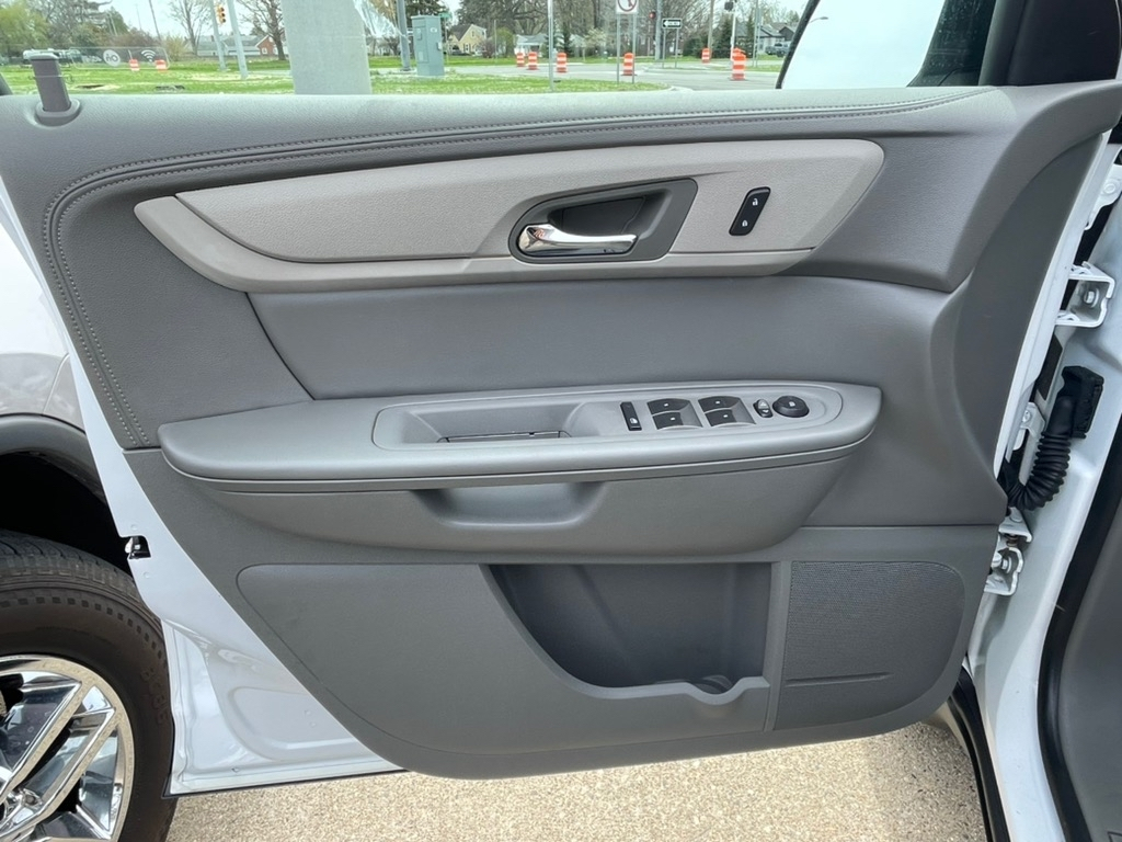 Chevrolet Traverse FWD 4dr LS w/1LS 2017