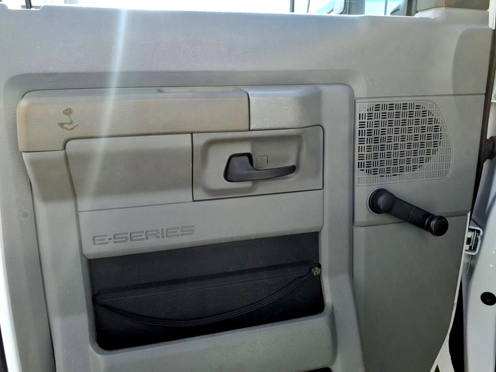 Ford Econoline Commercial Cutaway E-350 Super Duty 138" DRW 2016