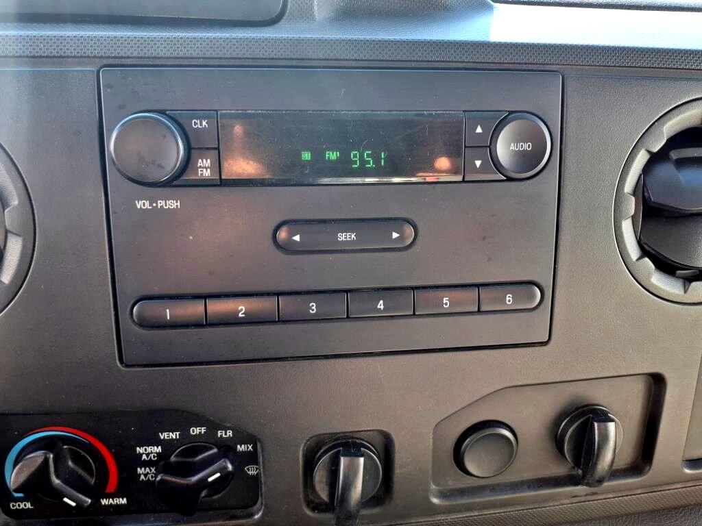 Ford Econoline Commercial Cutaway E-350 Super Duty 138" DRW 2016