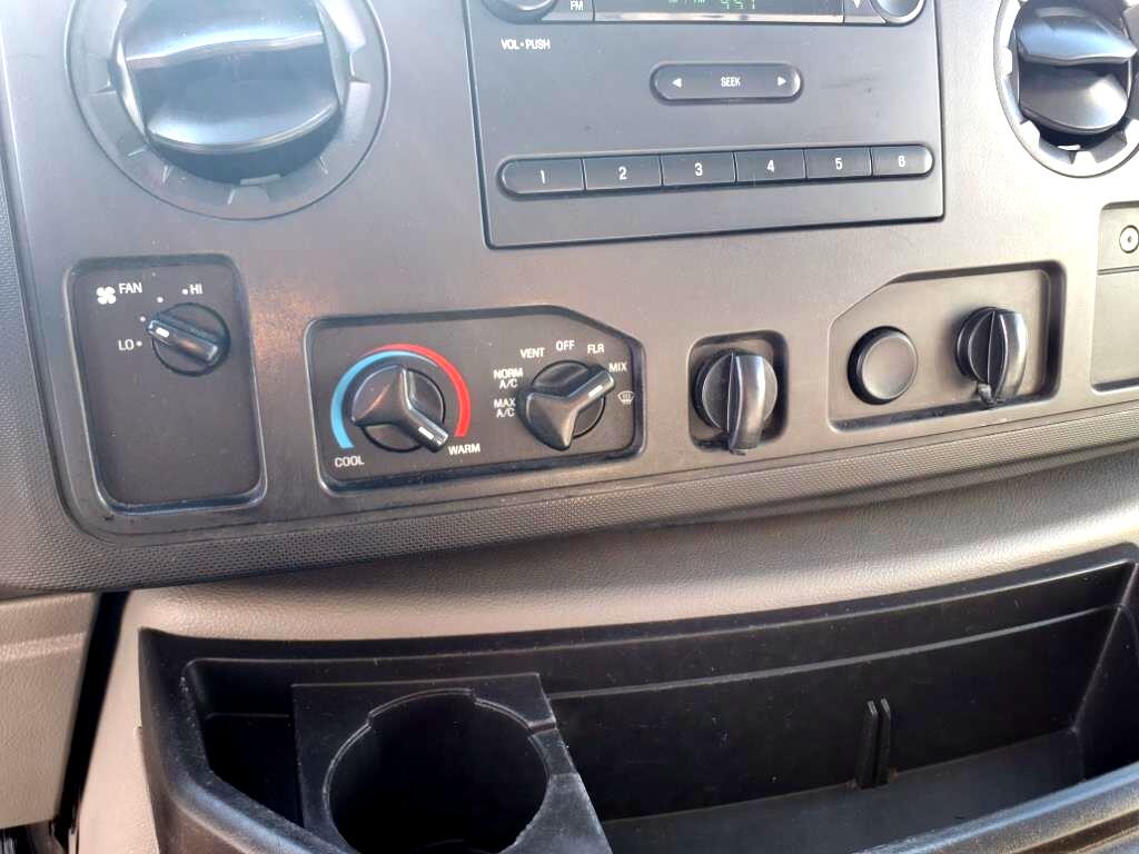 Ford Econoline Commercial Cutaway E-350 Super Duty 138" DRW 2016