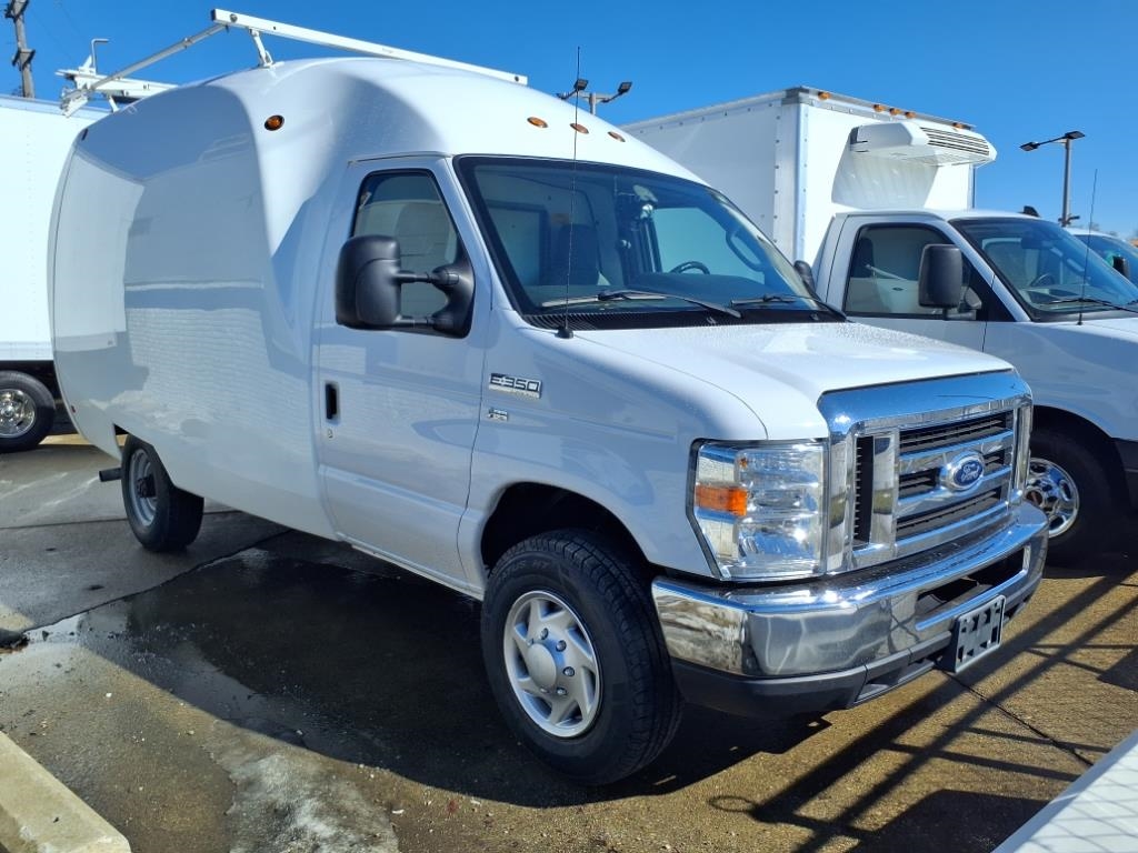 Ford Econoline Commercial Cutaway E-350 Super Duty 138" DRW 2016