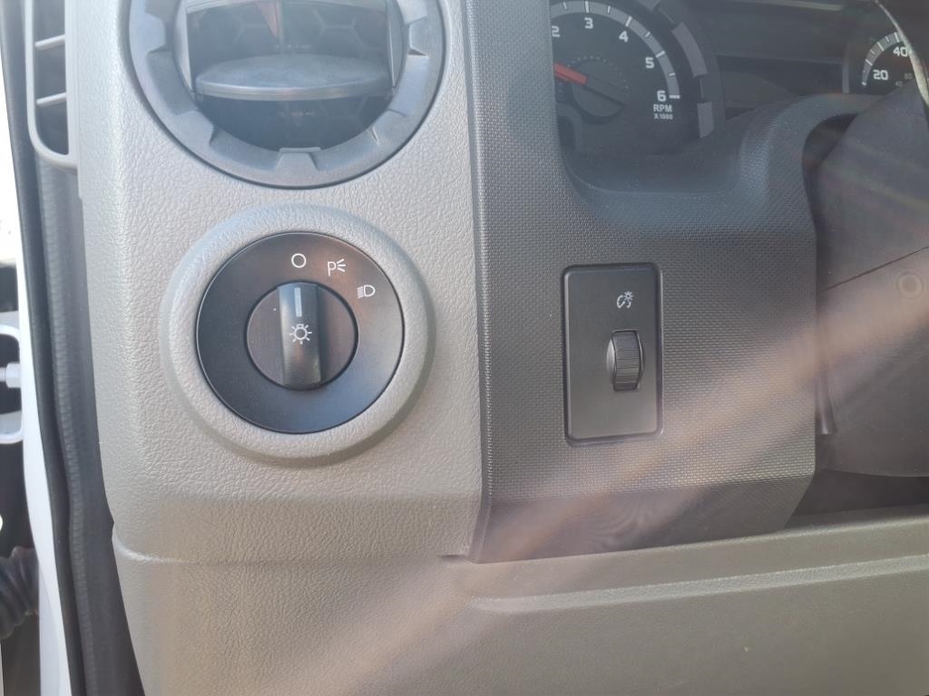 Ford Econoline Commercial Cutaway E-350 Super Duty 138" DRW 2016