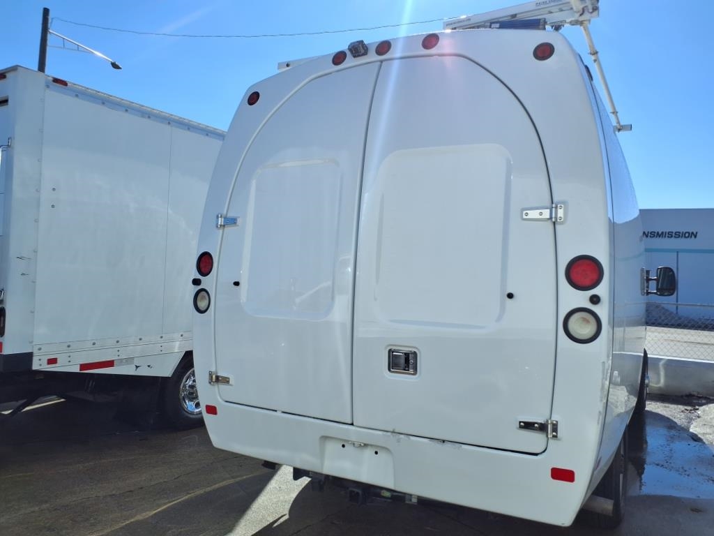 Ford Econoline Commercial Cutaway E-350 Super Duty 138" DRW 2016