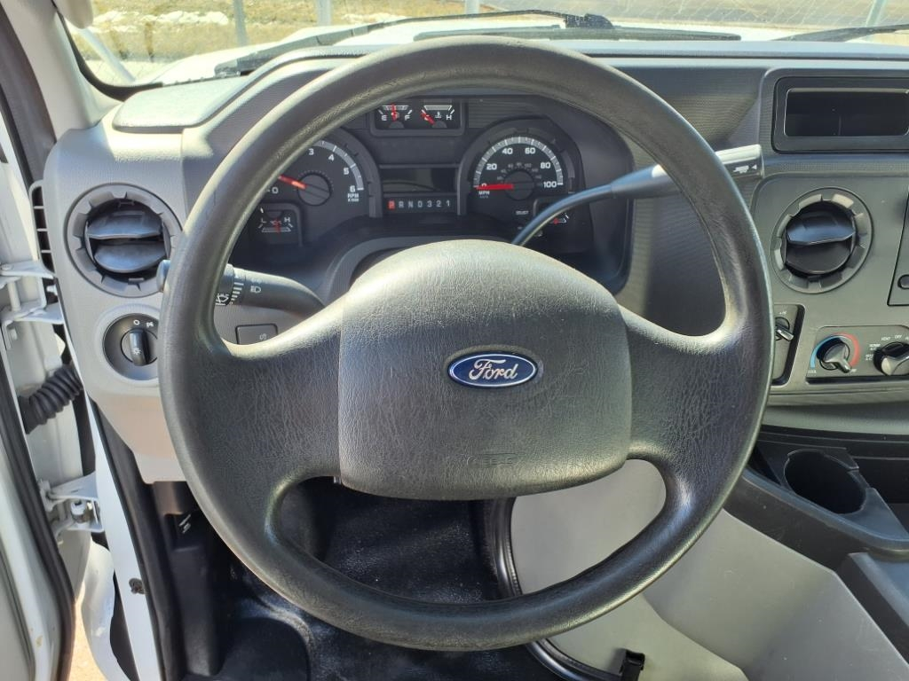 Ford Econoline Commercial Cutaway E-350 Super Duty 138" DRW 2016