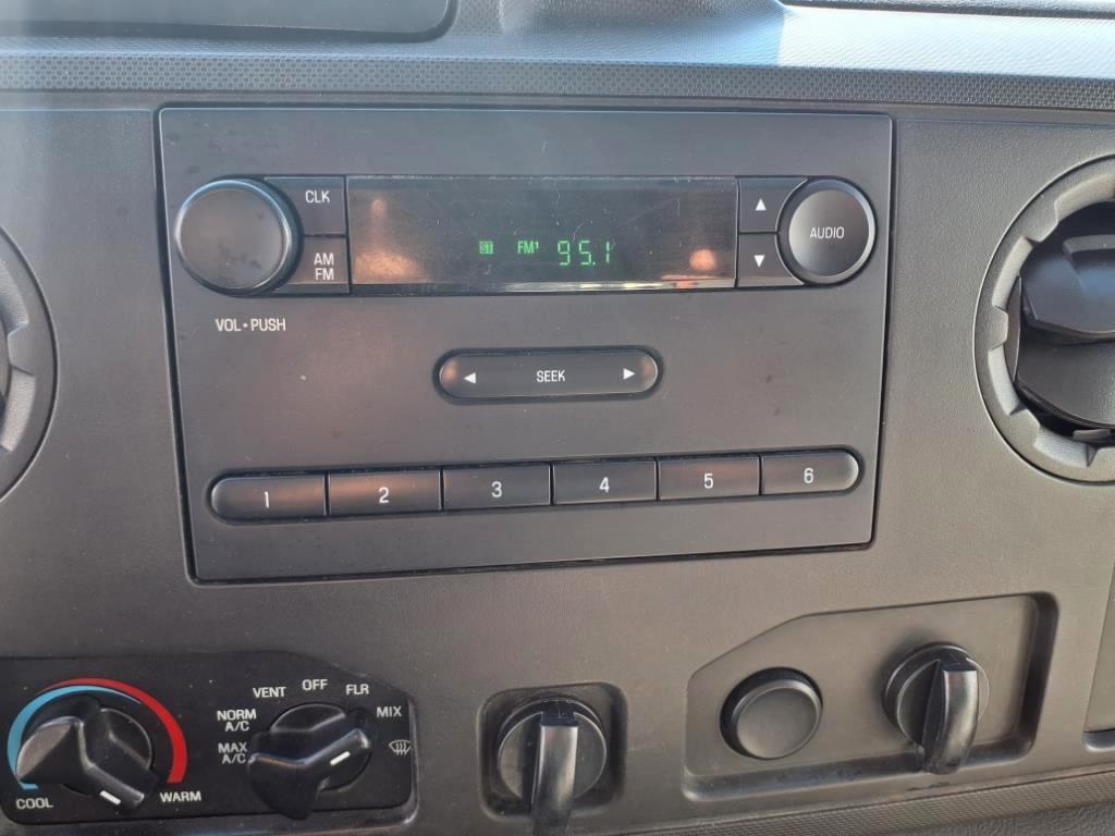 Ford Econoline Commercial Cutaway E-350 Super Duty 138" DRW 2016