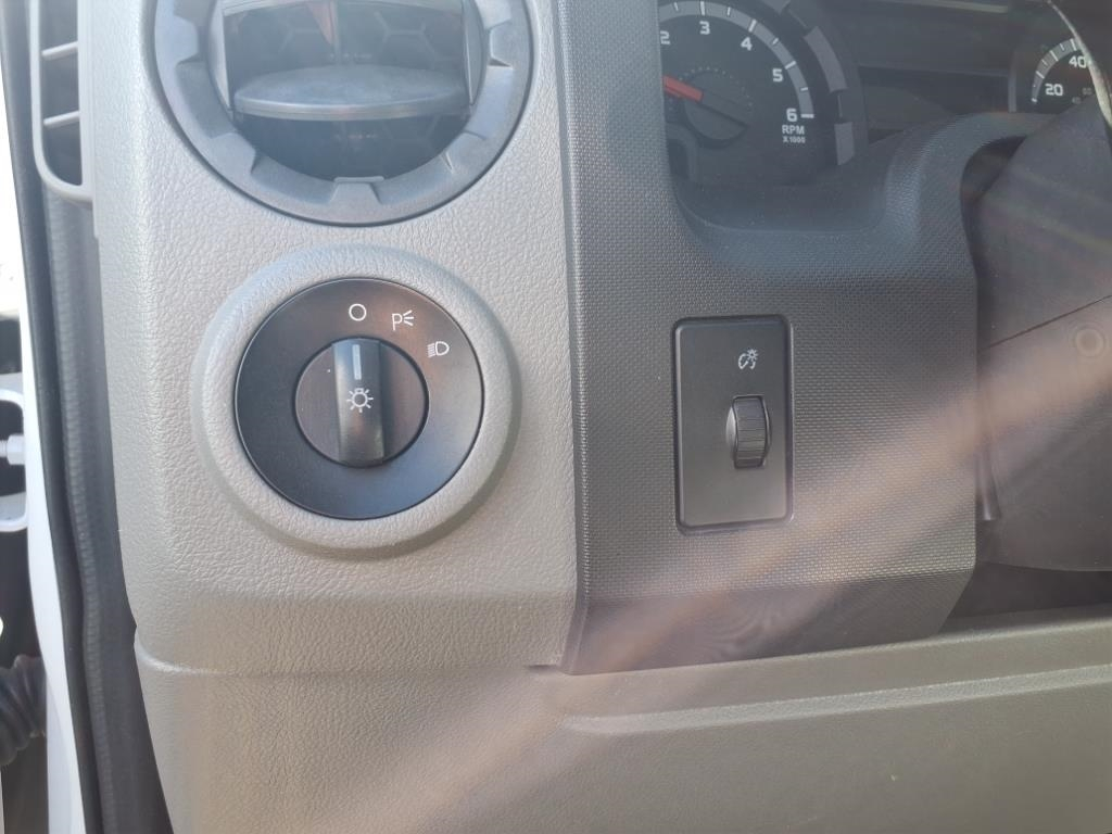 Ford Econoline Commercial Cutaway E-350 Super Duty 138" DRW 2016