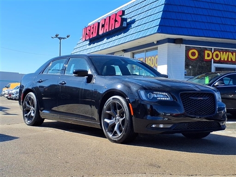 2022 Chrysler 300  2022 Chrysler 300
