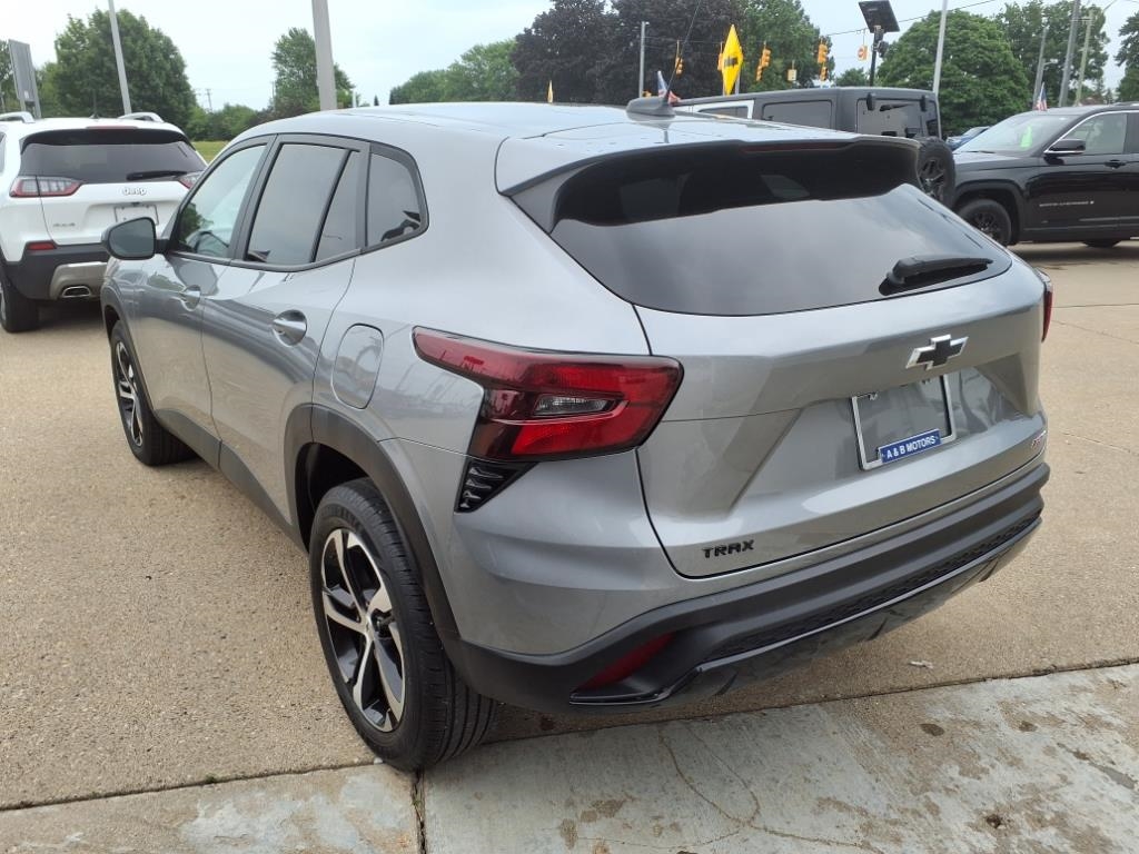 Chevrolet Trax FWD 4dr 1RS 2024 Chevrolet Trax FWD 4dr 1RS 2024