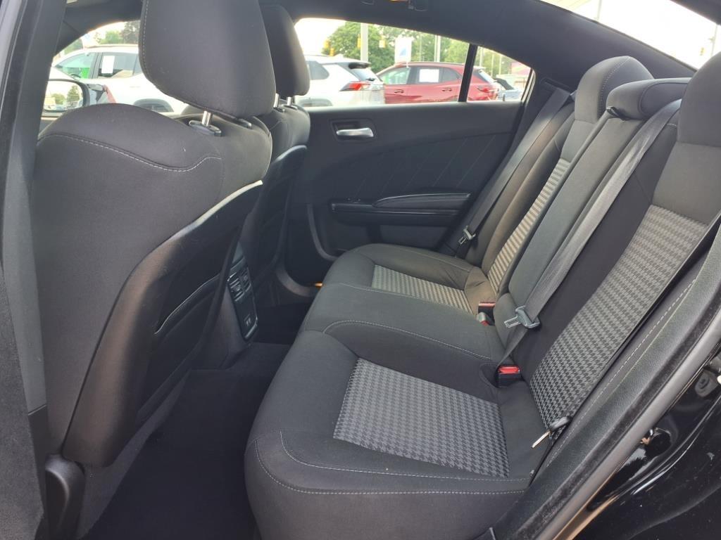 Dodge Charger photo 6