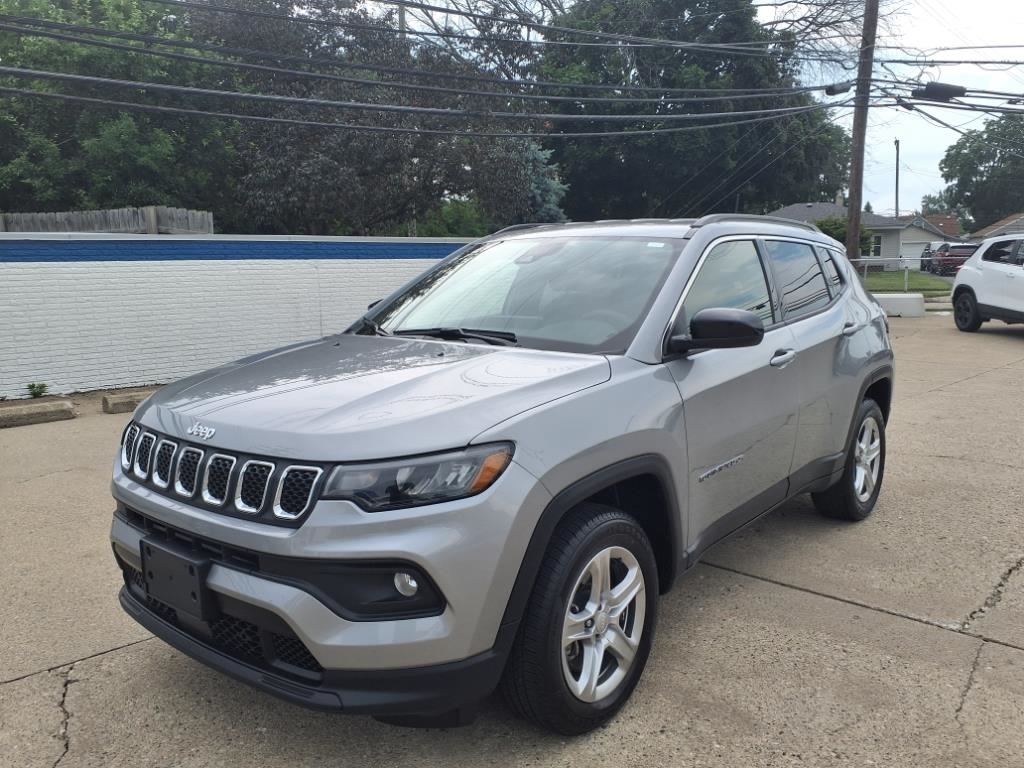 Jeep Compass Latitude 4x4 2024 Jeep Compass Latitude 4x4 2024