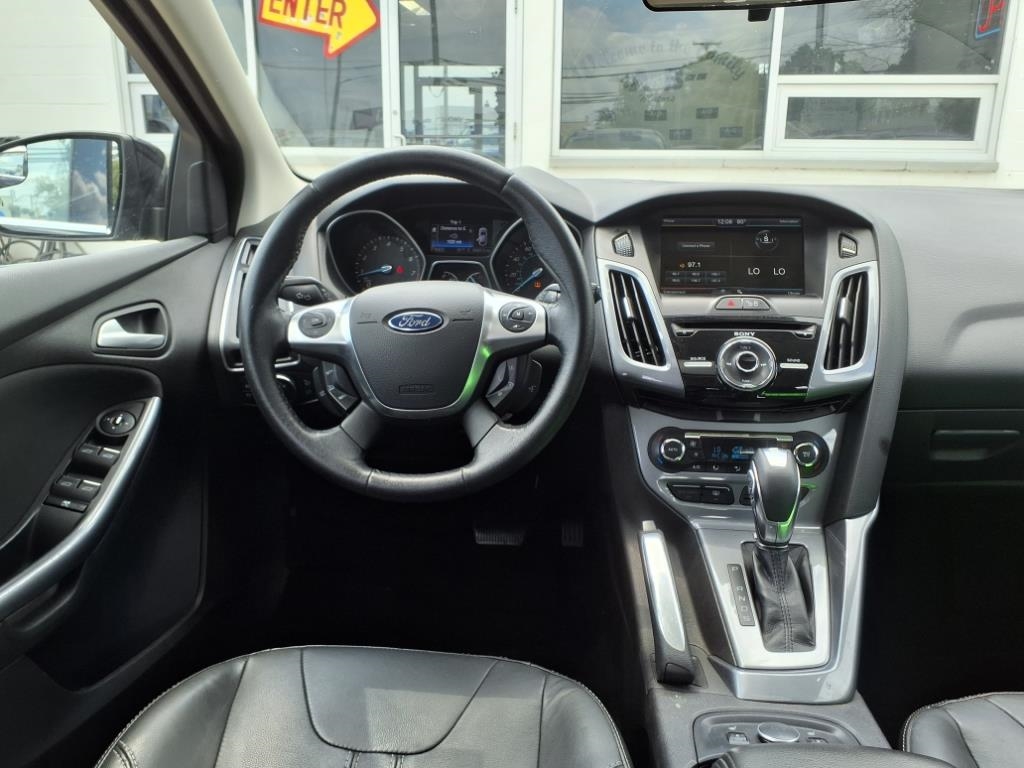 Ford Focus 5dr HB Titanium 2013 Ford Focus 5dr HB Titanium 2013