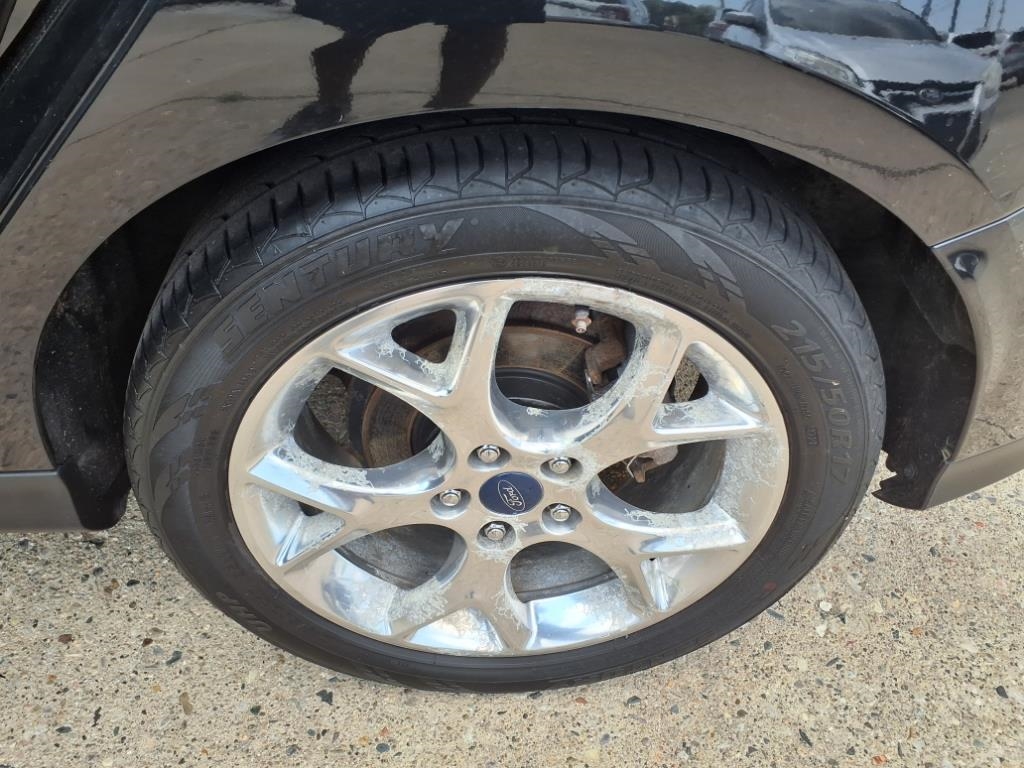 Ford Focus 5dr HB Titanium 2013 Ford Focus 5dr HB Titanium 2013