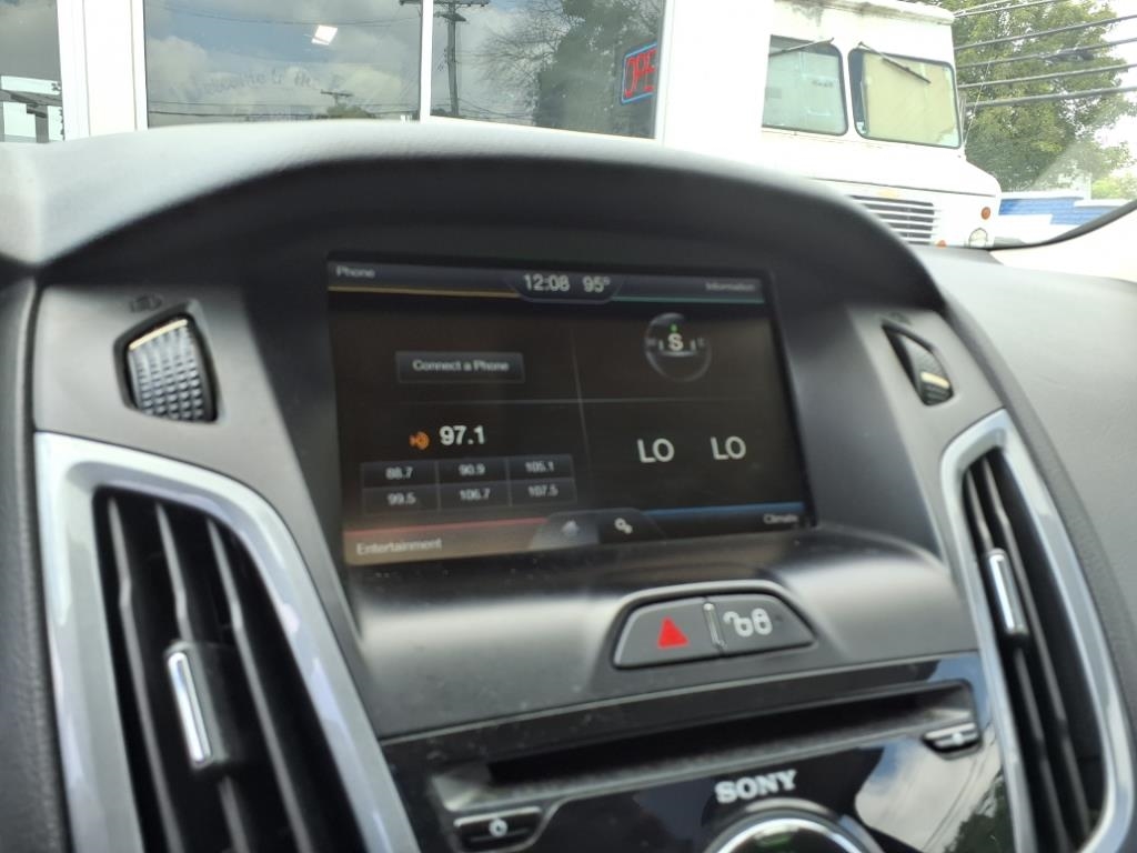 Ford Focus 5dr HB Titanium 2013 Ford Focus 5dr HB Titanium 2013