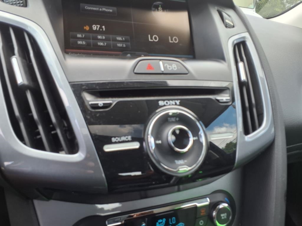 Ford Focus 5dr HB Titanium 2013 Ford Focus 5dr HB Titanium 2013