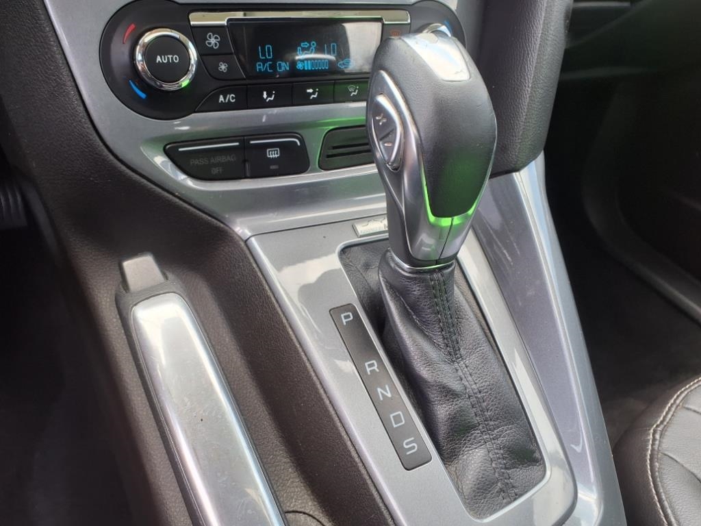 Ford Focus 5dr HB Titanium 2013 Ford Focus 5dr HB Titanium 2013