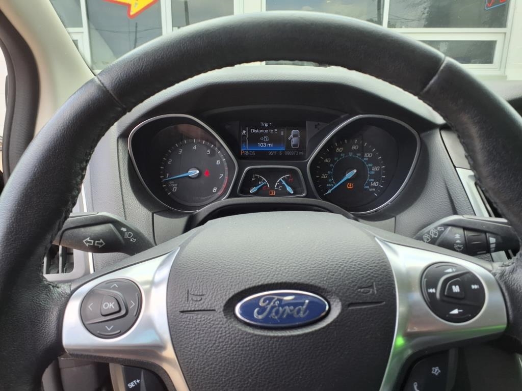 Ford Focus 5dr HB Titanium 2013 Ford Focus 5dr HB Titanium 2013