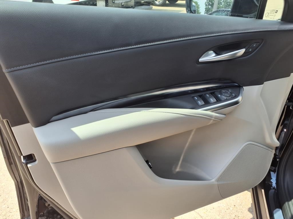 Cadillac XT4 AWD 4dr Luxury 2023 Cadillac XT4 AWD 4dr Luxury 2023