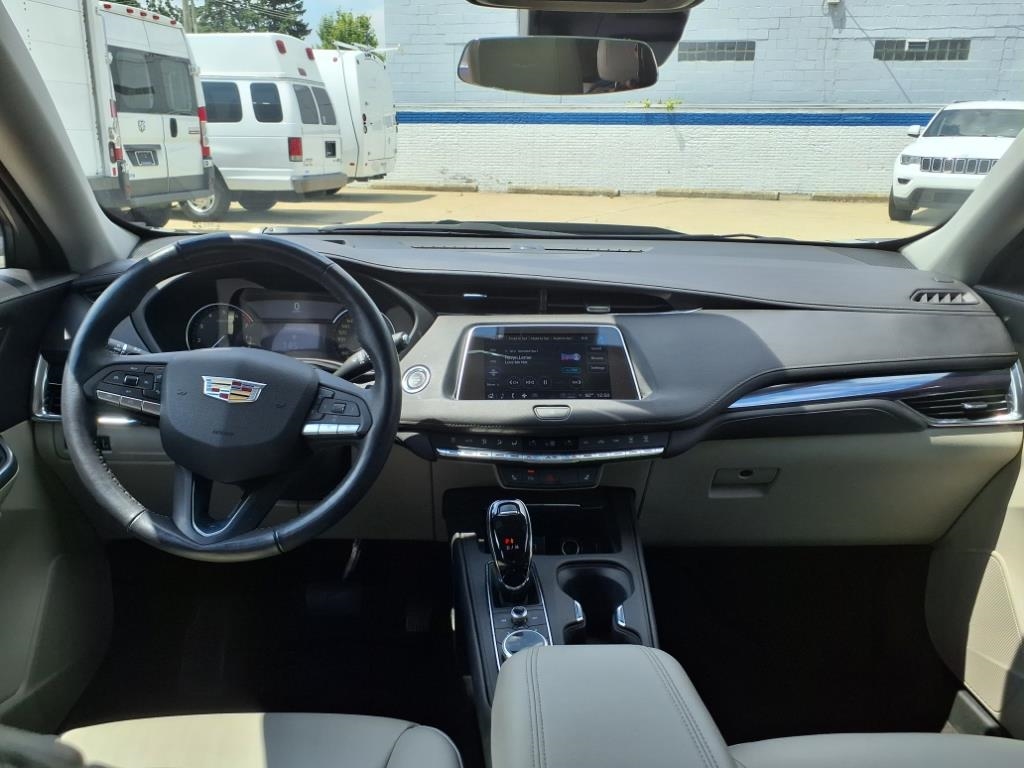 Cadillac XT4 AWD 4dr Luxury 2023 Cadillac XT4 AWD 4dr Luxury 2023