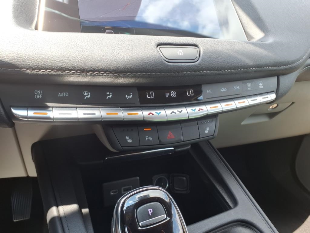 Cadillac XT4 AWD 4dr Luxury 2023 Cadillac XT4 AWD 4dr Luxury 2023