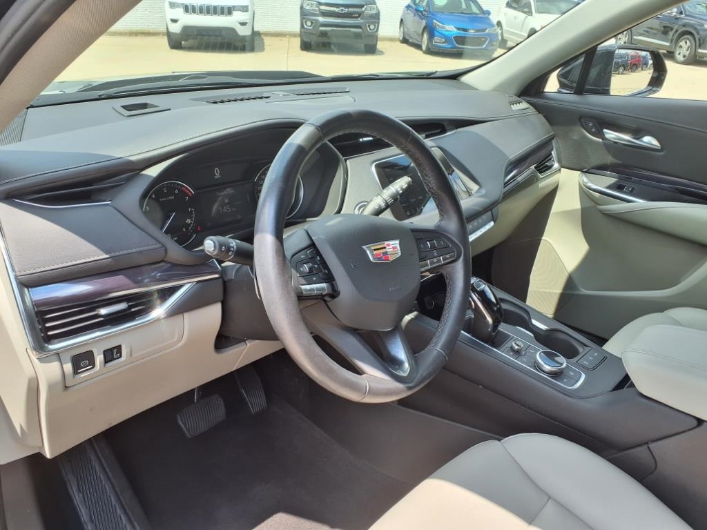 Cadillac XT4 AWD 4dr Luxury 2023