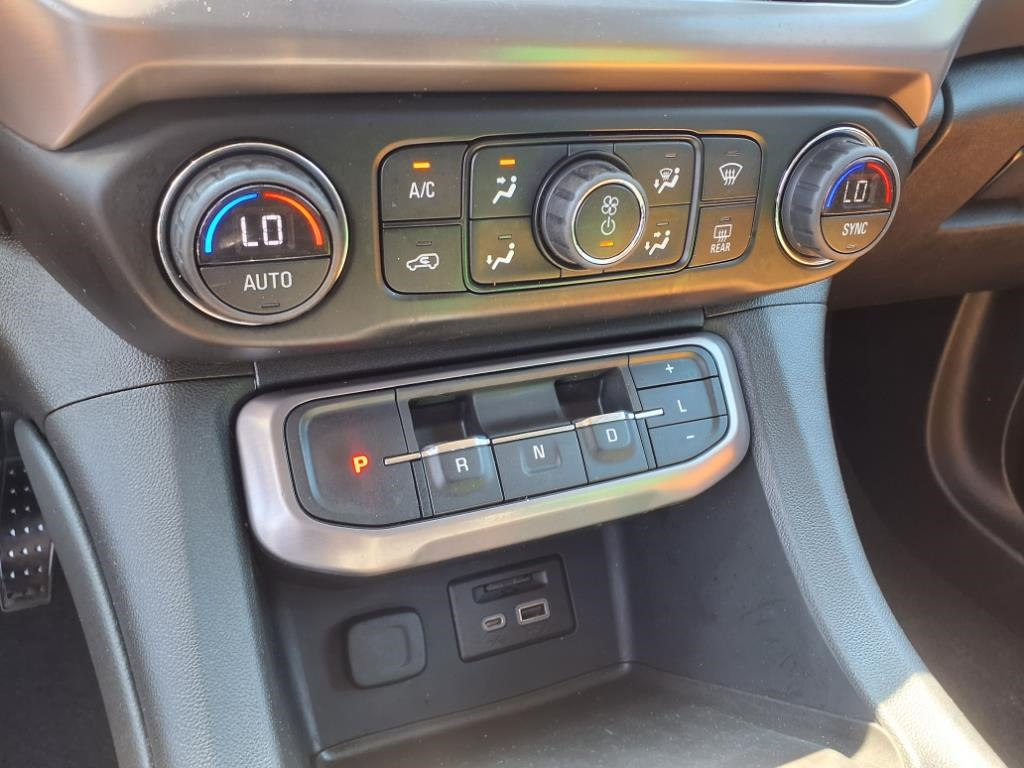 GMC Acadia AWD 4dr AT4 2020