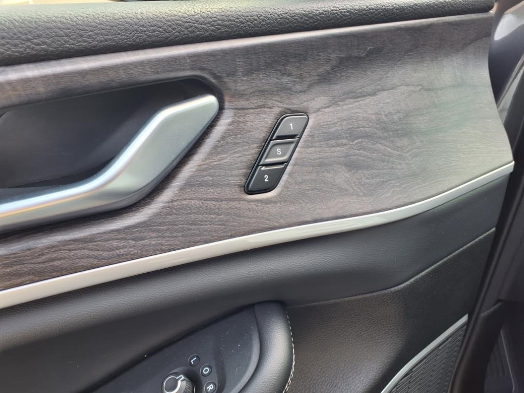 Jeep Grand Cherokee Limited 4x2 2022 Jeep Grand Cherokee Limited 4x2 2022