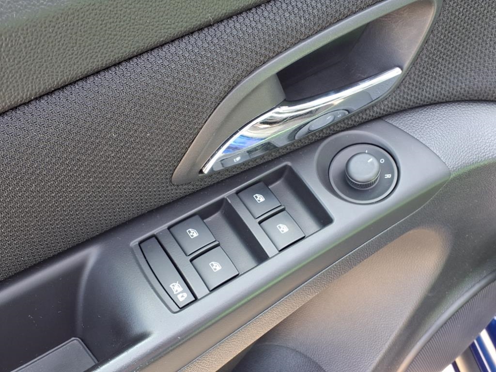 Chevrolet Cruze 4dr Sdn LT w/1LT 2012